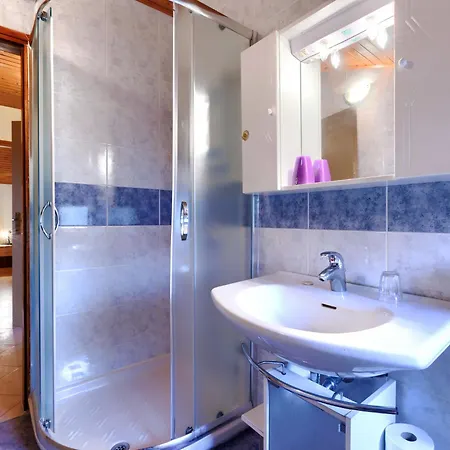 Ruza 1 By Interhome Lägenhet Pula